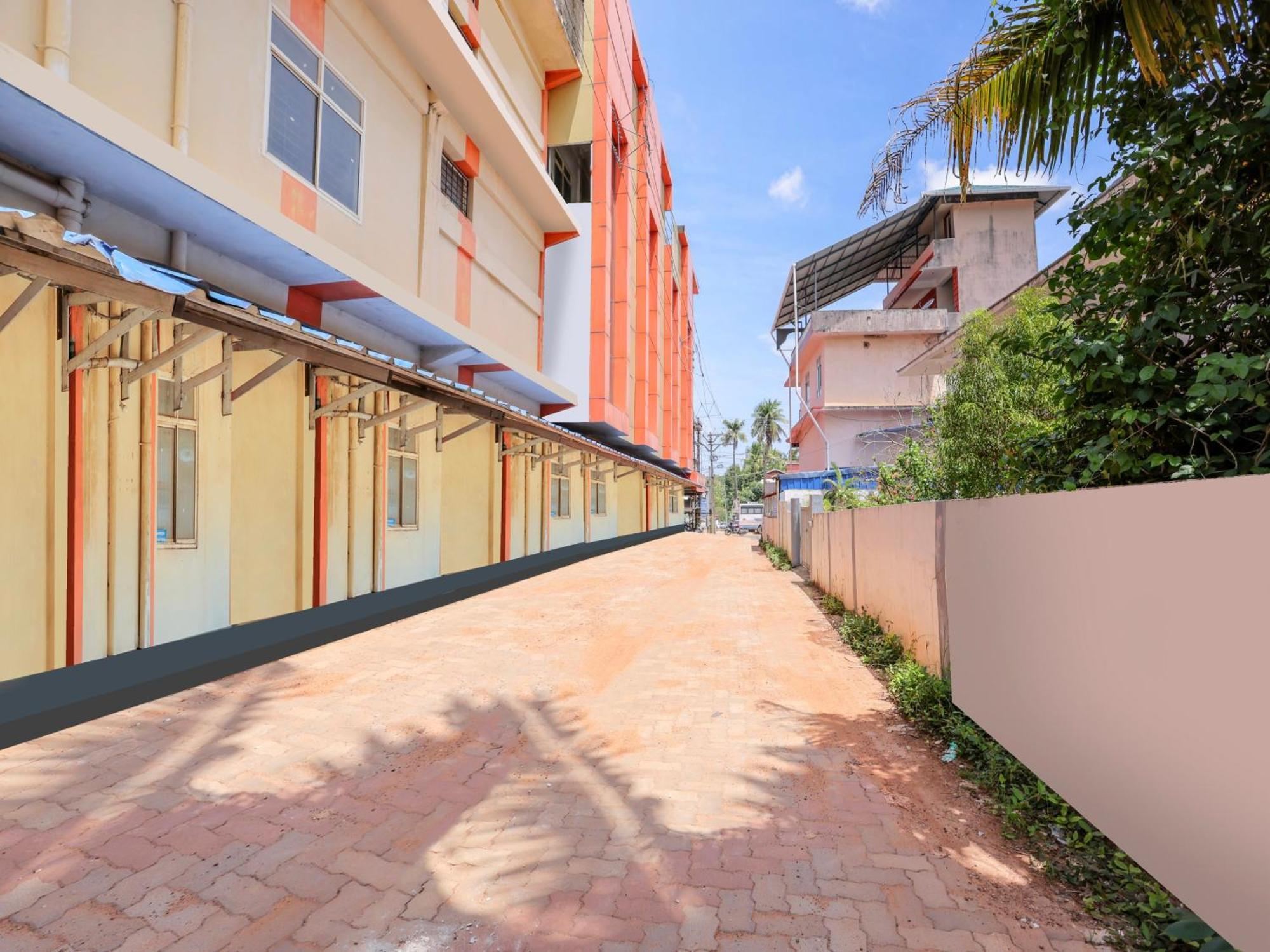 Hotel O Nila Tourist Home Thiruvananthapuram Exteriör bild